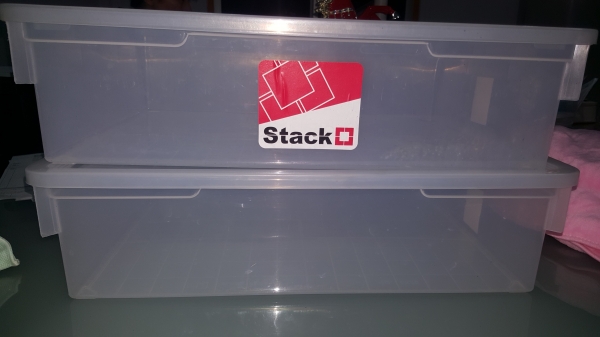 ขายกล่องพลาสติกขนาด 50.5x35x12.5 ซ.ม.ราคาใบละ 150 บาทมีประมาณ 100 ใบ