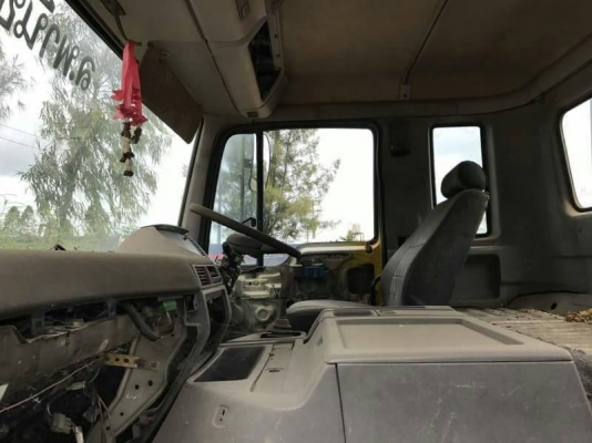 ขาย 365,000  HINO PROFIA 2 เพลา เครื่อง EP100-285 แรง หัวบาง ยางดี คัสชีสวย เอกสารเล่มทะเบียน รถอยู่ จ.อุบล 090-772-3710 090-772-3708