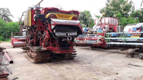 ขายถูกๆ 225,000 รถเกี่ยวข้าวอุ้ม2.5ตัน