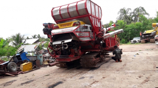 ขายถูกๆ 225,000 รถเกี่ยวข้าวอุ้ม2.5ตัน