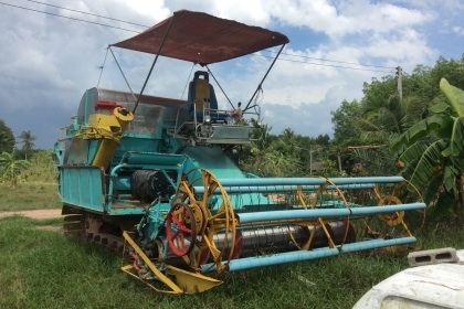 ขายถูกๆ 225,000 รถเกี่ยวข้าวอุ้ม2.5ตัน