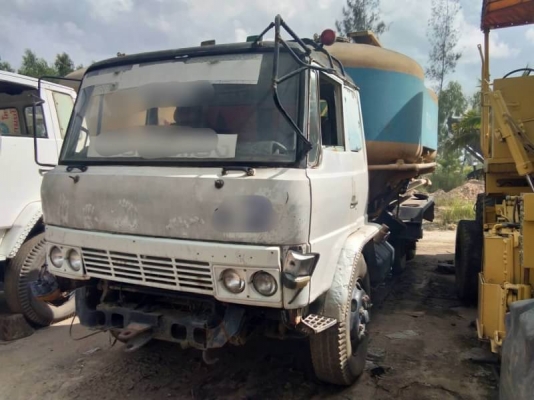 ขาย 335,000 บาท รถเต้าปูน HINO  2 เพลา  เครื่อง HOC-185 แรง หัวติดผุ  คัสชีสวย เอกสารเล่มทะเบียน  รถอยู่ จ.อุบลราชธานี โทร&amp;ไอดีไลน์ 0610710295