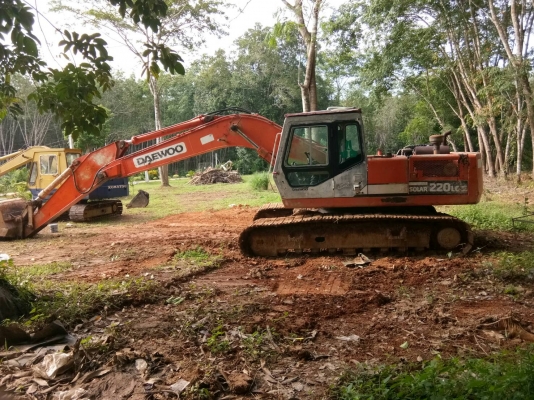 ขายรถแบคโฮ DAEWOO DH220LC-3 ราคา 650,000 รถตรัง ขายรถแบคโฮ DAEWOO DH220LC-3 ราคา 650,000 รถตรัง