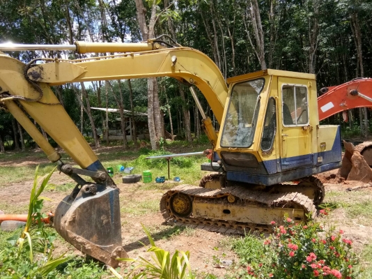 ขายรถแบคโฮ KOMATSU PC60-2 ราคา 350,000 ช่วงล่างใหม่ สภาพรถสวย พร้อมใช้งาน รถตรัง