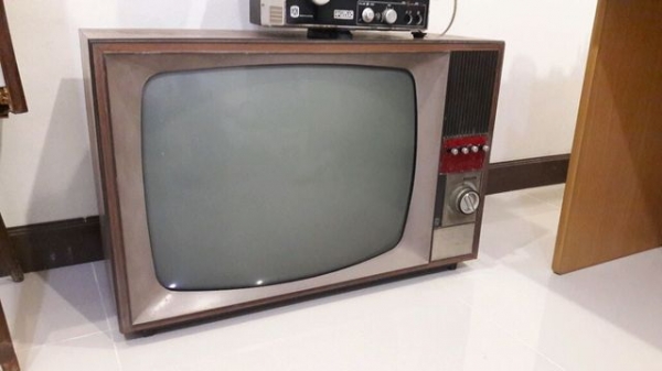 ขายทีวีเก่าโบราณ ยี่ห้อฟิลลิปส์