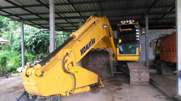 ขายรถแบคโฮ KOMATSU PC200-8