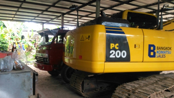 ขายรถแบคโฮ KOMATSU PC200-8