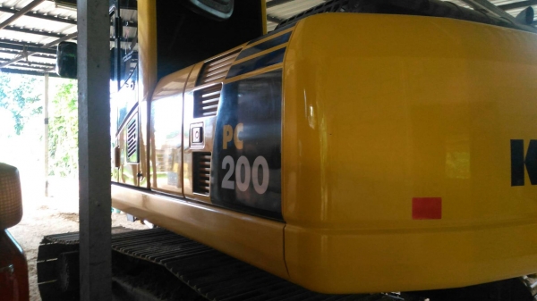 ขายรถแบคโฮ KOMATSU PC200-8
