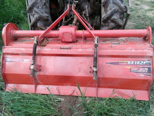 รถไถคูโบต้า 47 แรง พร้อมอุปกรณ์ตราช้าง 3 ชิ้น เอกสารเล่มทะเบียน