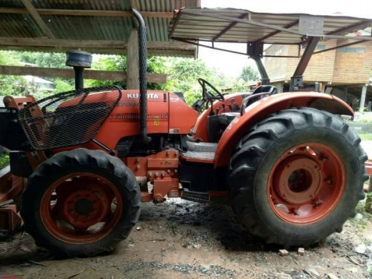 ขาย 385,000 KUBOTA M 7040. ปี 53 ชั้วโมงทำงาน 4,110  เครื่องดี ปั้มแรง เกียร์ไม่ดัง หางไม่ตก อุปกรณ์  หางหก ใบมีด เอกสารเล่ม   รถอยู่ จ.ร้อยเอ็ด 090-772-3710 090-772-3708