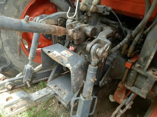 ขาย 385,000 KUBOTA M 7040. ปี 53 ชั้วโมงทำงาน 4,110  เครื่องดี ปั้มแรง เกียร์ไม่ดัง หางไม่ตก อุปกรณ์  หางหก ใบมีด เอกสารเล่ม   รถอยู่ จ.ร้อยเอ็ด 090-772-3710 090-772-3708