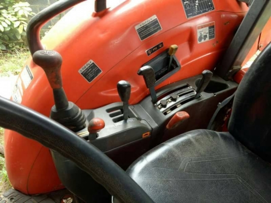 ขาย 385,000 KUBOTA M 7040. ปี 53 ชั้วโมงทำงาน 4,110  เครื่องดี ปั้มแรง เกียร์ไม่ดัง หางไม่ตก อุปกรณ์  หางหก ใบมีด เอกสารเล่ม   รถอยู่ จ.ร้อยเอ็ด 090-772-3710 090-772-3708
