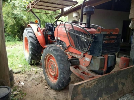 ขาย 385,000 KUBOTA M 7040. ปี 53 ชั้วโมงทำงาน 4,110  เครื่องดี ปั้มแรง เกียร์ไม่ดัง หางไม่ตก อุปกรณ์  หางหก ใบมีด เอกสารเล่ม   รถอยู่ จ.ร้อยเอ็ด 090-772-3710 090-772-3708