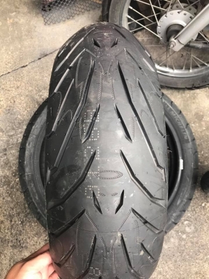 ยางใหม่ Pirelli angel 180/55/17 ยางปี 15 เส้นล่ะ 3,500 บาทเท่านั้น