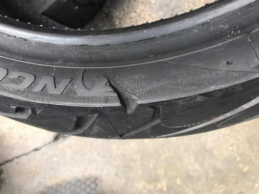 ยางใหม่ Pirelli angel 180/55/17 ยางปี 15 เส้นล่ะ 3,500 บาทเท่านั้น