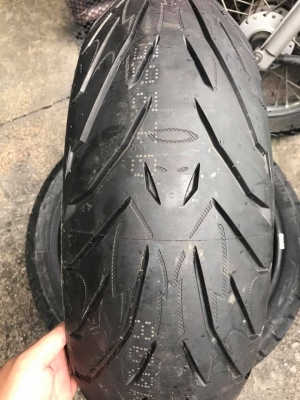 ยางใหม่ Pirelli angel 180/55/17 ยางปี 15 เส้นล่ะ 3,500 บาทเท่านั้น