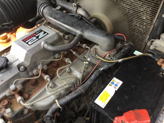 ขายรถโฟลค์ลิฟท์มือสองสำหรับตักก้อนยางพาราตักทะลายปาล์ม