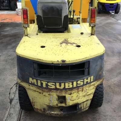 ขายรถโฟล์คลิฟท์มือสองสำหรับตักยางพาราตักทะลายปาล์มขนาด2.5ตัน