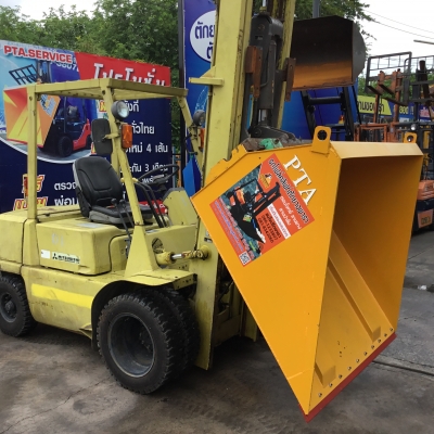 ขายรถโฟล์คลิฟท์มือสองสำหรับตักยางพาราตักทะลายปาล์มขนาด2.5ตัน