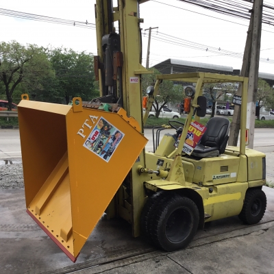 ขายรถโฟล์คลิฟท์มือสองสำหรับตักยางพาราตักทะลายปาล์มขนาด2.5ตัน