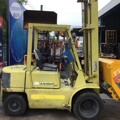 ขายรถโฟล์คลิฟท์มือสองสำหรับตักยางพาราตักทะลายปาล์มขนาด2.5ตัน