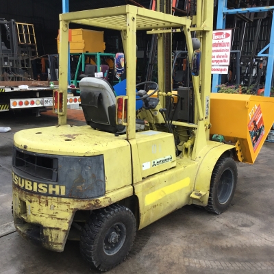 ขายรถโฟล์คลิฟท์มือสองสำหรับตักยางพาราตักทะลายปาล์มขนาด2.5ตัน
