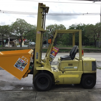 ขายรถโฟล์คลิฟท์มือสองสำหรับตักยางพาราตักทะลายปาล์มขนาด2.5ตัน