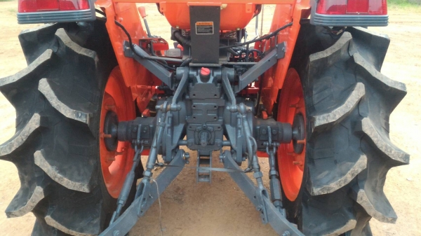 ขายรถไถ KUBOTA L3408 ยางใหม่ 4 เส้น พร้อมดันหน้า เครื่องดี เกียร์ดี ไฮดี ทะเบียนพร้อมโอน ราคา 198,000 ราคาต่อรองได้ สนใจโทรคุยกันก่อนได้ครับ มีรถขนส่งบริการทั่วไทย ร้านสามย่านแทรคเตอร์ อ.แกลง จ.ระยอง โทร 0818618678 ,0899347475 id line=0818618678 id line=0