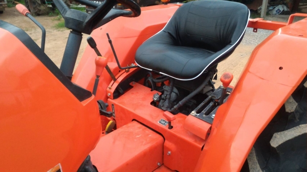 ขายรถไถ KUBOTA L3408 ยางใหม่ 4 เส้น พร้อมดันหน้า เครื่องดี เกียร์ดี ไฮดี ทะเบียนพร้อมโอน ราคา 198,000 ราคาต่อรองได้ สนใจโทรคุยกันก่อนได้ครับ มีรถขนส่งบริการทั่วไทย ร้านสามย่านแทรคเตอร์ อ.แกลง จ.ระยอง โทร 0818618678 ,0899347475 id line=0818618678 id line=0