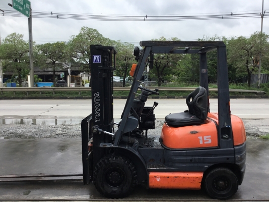 ขายรถโฟล์คลิฟท์เก่ามือสองนำเข้าจากประเทศญี่ปุ่นขนาด1.5ตันดีเชล