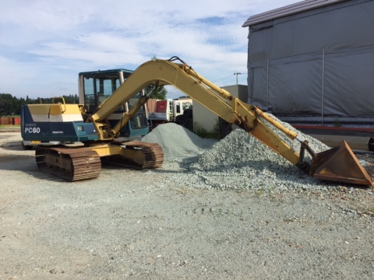 Komatsu PC60-6  4896ชั่วโมง รถญี่ปุ่น สั่งนำเข้าโทร. 080-6565422 (หนิง)