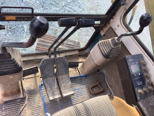 Komatsu PC60-6  4896ชั่วโมง รถญี่ปุ่น สั่งนำเข้าโทร. 080-6565422 (หนิง)