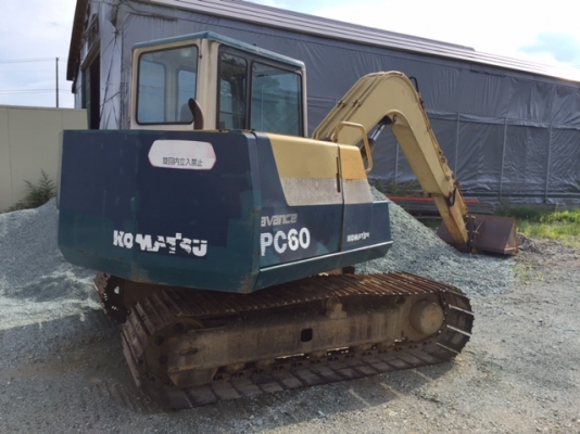 Komatsu PC60-6  4896ชั่วโมง รถญี่ปุ่น สั่งนำเข้าโทร. 080-6565422 (หนิง)