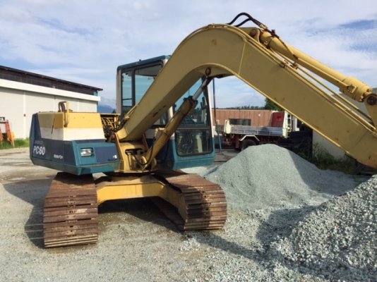 Komatsu PC60-6  4896ชั่วโมง รถญี่ปุ่น สั่งนำเข้าโทร. 080-6565422 (หนิง)