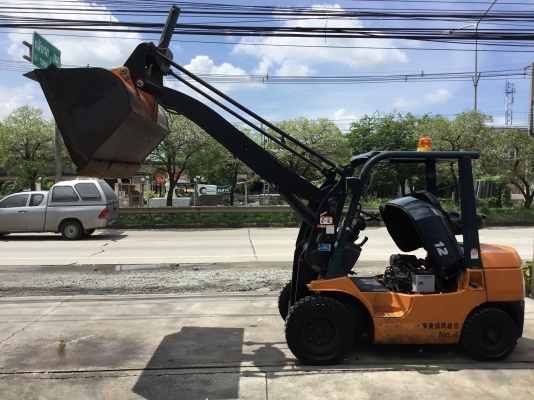 ขายรถโฟล์คลิฟท์มือสองนำเข้าจากประเทศญี่ปุ่นสำหรับตักยางพาราตักทะลายปาล์มตักหินทรายและของเก่า