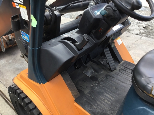 ขายรถโฟล์คลิฟท์มือสองนำเข้าจากประเทศญี่ปุ่นสำหรับตักยางพาราตักทะลายปาล์มตักหินทรายและของเก่า