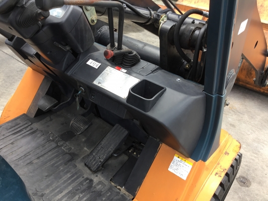 ขายรถโฟล์คลิฟท์มือสองนำเข้าจากประเทศญี่ปุ่นสำหรับตักยางพาราตักทะลายปาล์มตักหินทรายและของเก่า