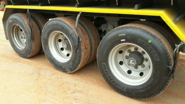 ขาย 385,000 พื้นเรียบ 3 เพลา RCK ปี 55 สภาพสวยพร้อมใช้ เอกสารเล่มทะเบียน รถอยู่ จ.อุบล  090-772-3710 090-772-3708