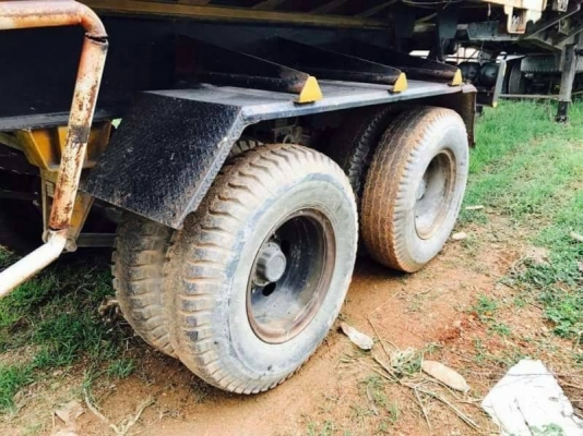 ขาย 275,000  เชมิดั้ม 2 เพลา ยาว 8 เมตร สภาพพร้อมใช้ เอกสาร เล่มทะเบียน รถอยู่ จ.ปทุมธานี  090-772-3710 090-772-3708