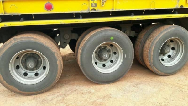 ขาย 800,000 10 ล้อหัวลาก ISUZU ROCKY 360 แรง CW431 +พื้นเรียบ 3 เพลา RCK ปี 55 สภาพร้อมใช้ เอกสารเล่มทะเบียน  รถอยู่ จ.อุบล  090-772-3710 090-772-3708