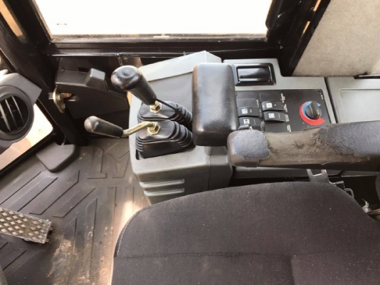 ขายรถตักล้อยาง CAT 924G ปี 2008 (ขนาดเท่า WA270-6) รถนอกนำเข้าเองจากญี่ปุ่น สภาพสวยพร้อมใช้ มีVDOการทำงานครับ