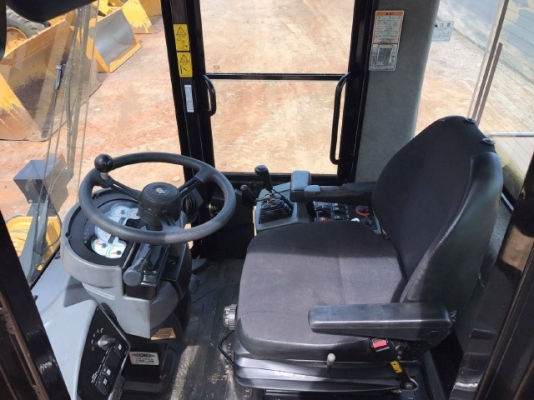 ขายรถตักล้อยาง CAT 924G ปี 2008 (ขนาดเท่า WA270-6) รถนอกนำเข้าเองจากญี่ปุ่น สภาพสวยพร้อมใช้ มีVDOการทำงานครับ