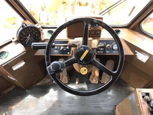 ขายรถตักล้อยาง CAT 916 รถนอกนำเข้าจากญี่ปุ่น สภาพสวยพร้อมใช้ มีVDOการทำงานครับ