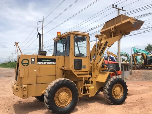 ขายรถตักล้อยาง CAT 916 รถนอกนำเข้าจากญี่ปุ่น สภาพสวยพร้อมใช้ มีVDOการทำงานครับ