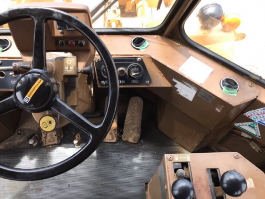 ขายรถตักล้อยาง CAT 916 รถนอกนำเข้าจากญี่ปุ่น สภาพสวยพร้อมใช้ มีVDOการทำงานครับ