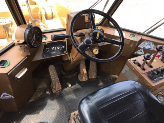 ขายรถตักล้อยาง CAT 916 รถนอกนำเข้าจากญี่ปุ่น สภาพสวยพร้อมใช้ มีVDOการทำงานครับ