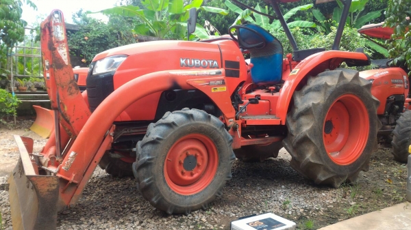 ขายรถไถ KUBOTA L3608 พร้อมดันหน้าคานบน เครื่องดี เกียร์ดี ไฮดรอลิกดี    พร้อมใช้งาน  ราคา 255,000 ราคาต่อรองได้ สนใจโทรคุยกันก่อนได้ครับ มีรถขนส่งบริการทั่วไทย ร้านสามย่านแทรคเตอร์ อ.แกลง จ.ระยอง โทร 0818618678 ,0899347475 id line=0818618678 id line=09173