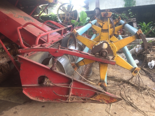 ขอคนที่พร้อมจบ ขายจ้าวช้างไวไฟ ปี 51 (ออกมาตั้งแต่ป้ายแดง) ราคา 760,000 ด่วน  ▪️เครื่อง 6D-17 245 hp. ปั้ม 23 มอเตอร์ ไดกิน 23 ▪️โซ่ โรลเลอร์ เสตอร์ ล้อนำใหม่หมดเพิ่งเปลี่ยนมาตอนนาปี 59  ▪️ใบแทร็คพอใช้ มีบาง มีงอบ้าง ▪️รถเกี่ยวแค่นาปี อย่างเดียว ▪️โครงสร้