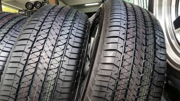ขายล้อแม็กป้ายแดง dmax 18" พร้อมยางปี17สนใจติดต่อร้าน ก.เจริญการยางครับ 081-3747940