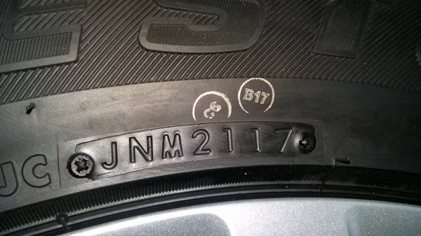 ขายล้อแม็กป้ายแดง mu-x 18" พร้อมยางปี17สนใจติดต่อร้าน ก.เจริญการยางครับ 081-3747940